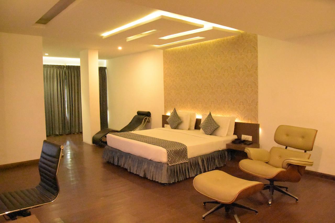 Poppys Tower Hotell Coimbatore Eksteriør bilde